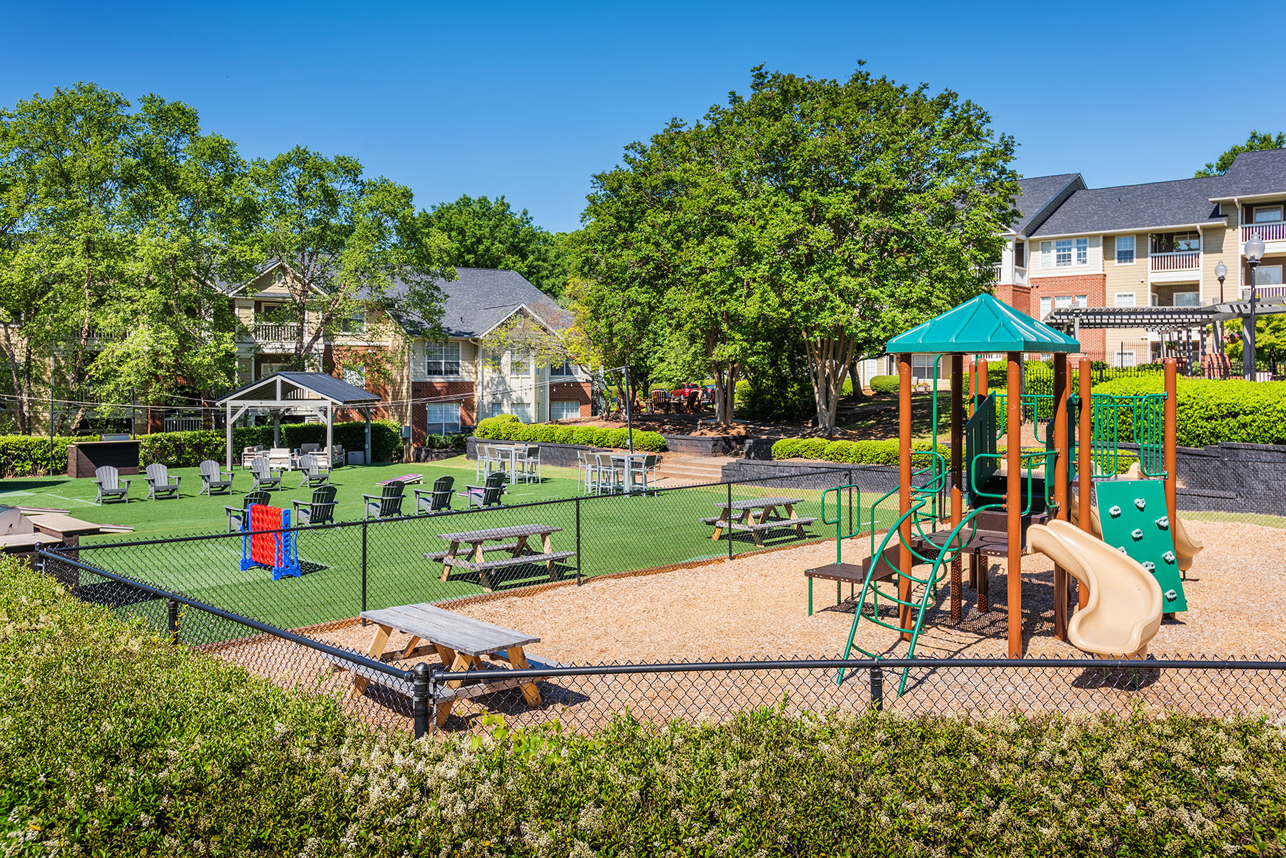 Braxton at Woods Lake The Multifamily Advisory Group at Cushman & Wakefield